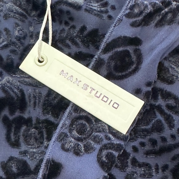Elegant, $128 NWT Max Studio velvet textured halter top blouse. - Picture 11 of 12